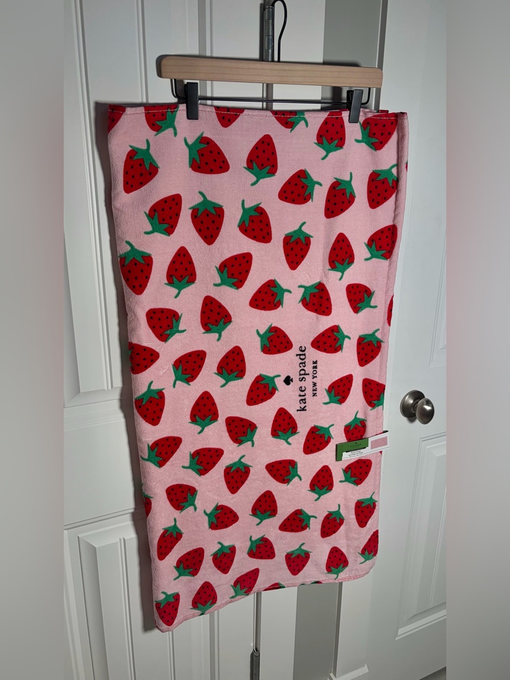 kate spade - Pink Strawberry Summer Print Beach Towel - Picture 2 of 9